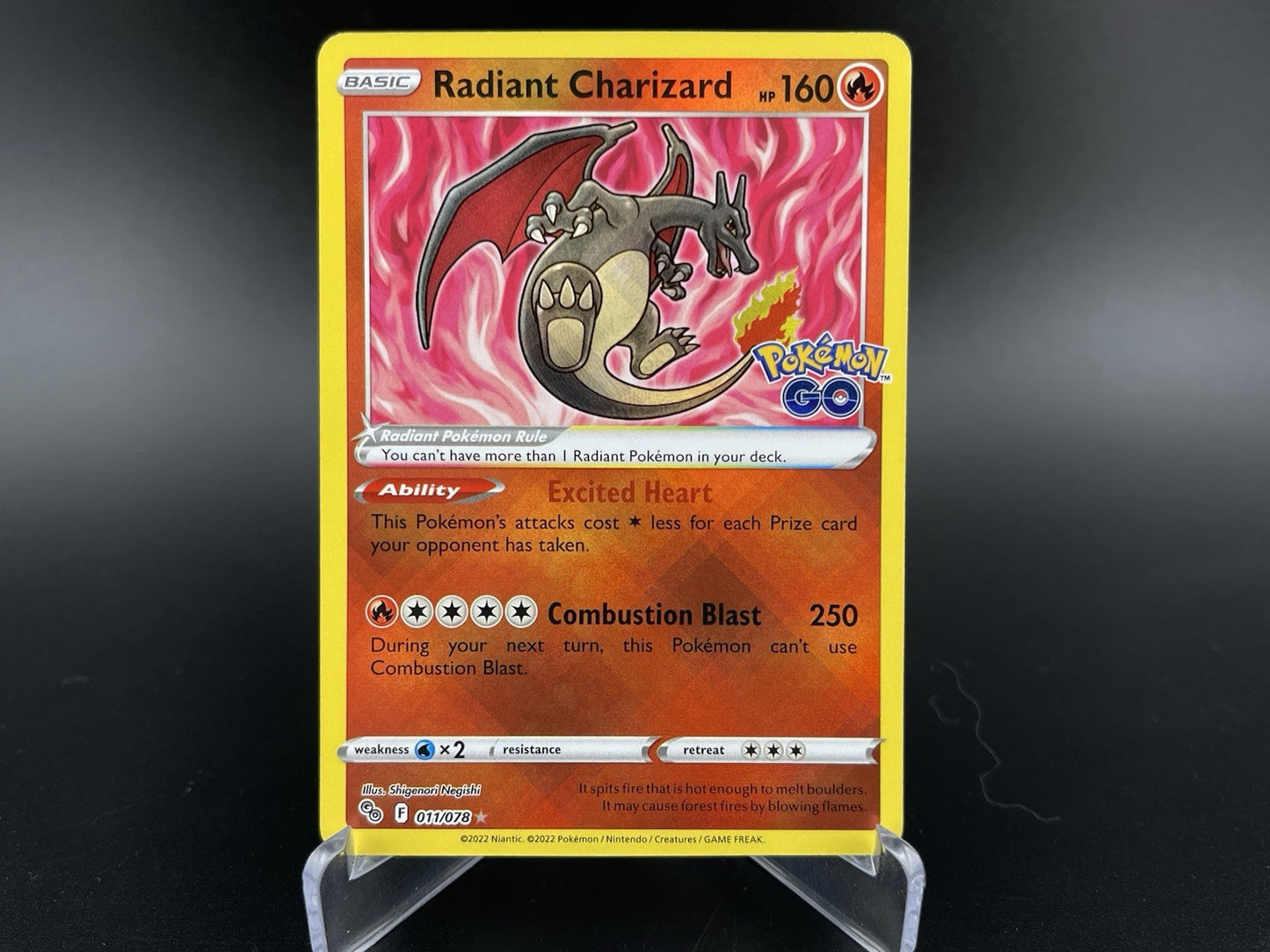 Radiant Charizard 011/078 Pokémon GO Holo Rare Pokémon TCG Card NM